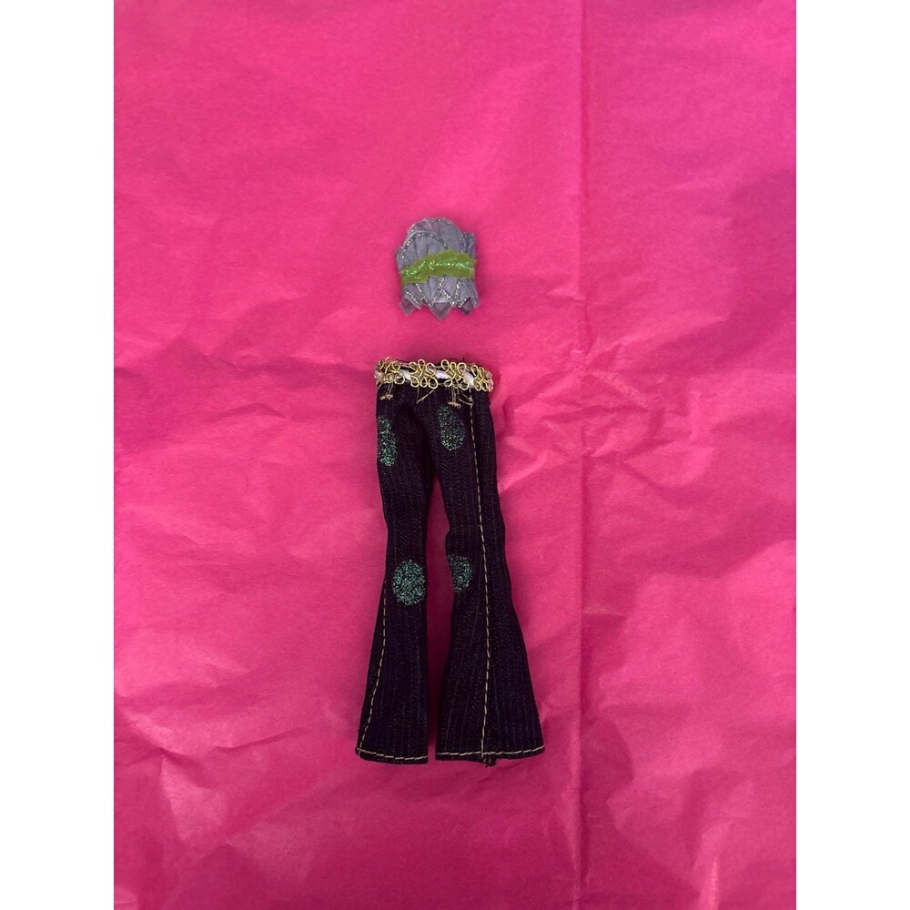 Bratz Flower Girlz Sasha Outfit